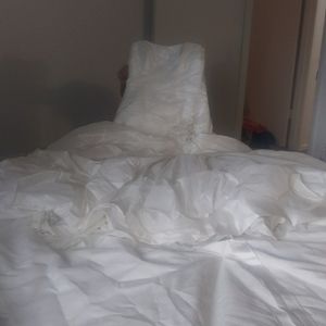 Wedding dress by Sotera Midgley